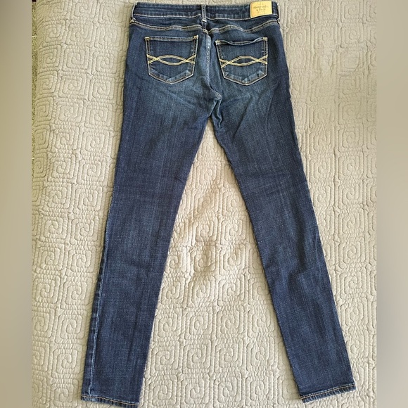Abercrombie & Fitch Women's Dark Blue Skinny Jeans - Picture 3 of 4